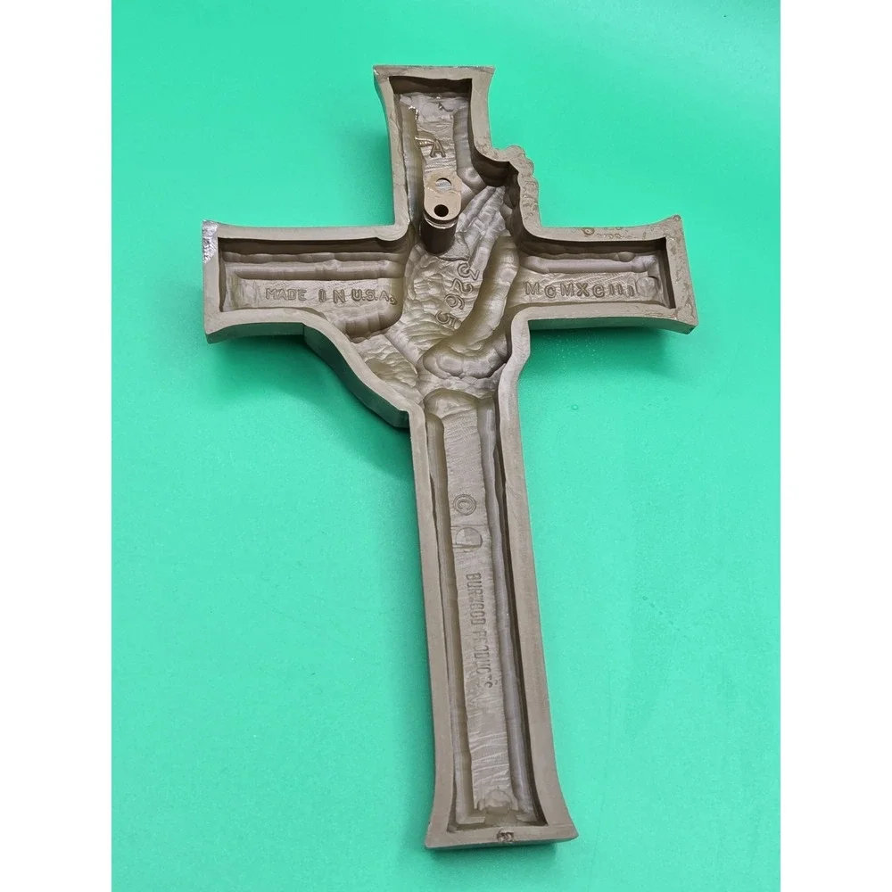 Vtg MCM Gold Tone Plastic Praying Hands Wall Hanging Cross Religious Jesus‎